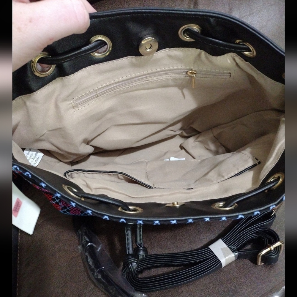 Embroidered handbag - Picture 2 of 2